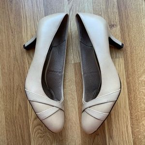 Stride Rite Comfort Nude Heels 9.5